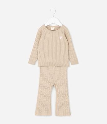 Conjunto Infantil em Tricô com Bordado de Coração – Tam 0 a 18 Meses