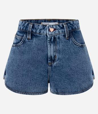 Short Runner em Jeans com Barra Arredondada e Bolsos