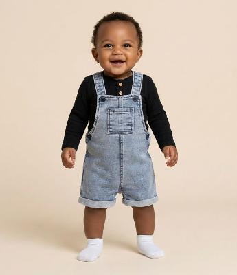 Jardineira Infantil em Jeans com Bolsinho Frontal – Tam 0 a 18 Meses