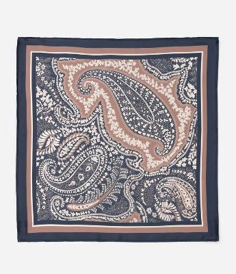 Lenço em Chiffon com Estampa Paisley