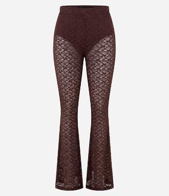 Calça Flare em Renda