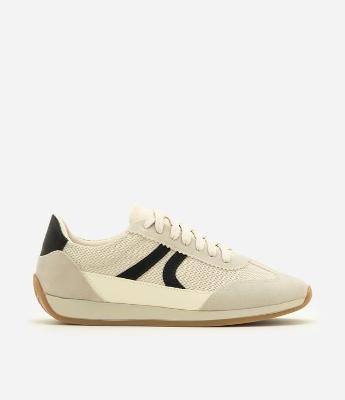 Tênis Runner Vintage com Recortes Texturizados
