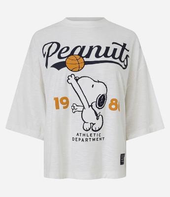 Camiseta Boxy em Algodão com Estampa Basquete Peanuts Snoopy