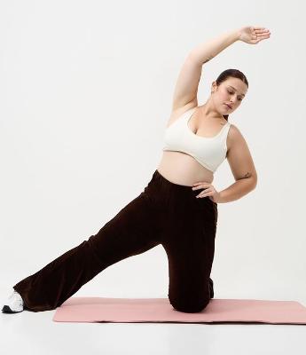 Calça Esportiva em Plush com Recortes Curve & Plus Size