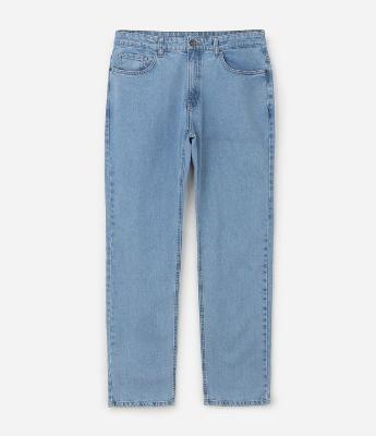 Calça Reta em Jeans com Bolsos Funcionais