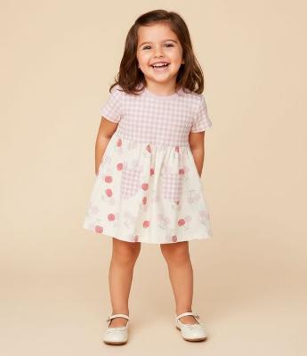 Vestido Infantil com Saia em Estampa de Cerejas e Bolsos Xadrez – Tam 1 a 6 Anos