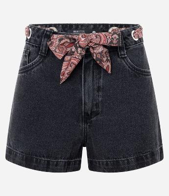 Short Mom Jeans com Cintura Alta e Cinto Lenço Paisley