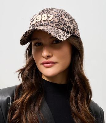 Boné Aba Curva com Estampa Animal Print e Patch Bordado