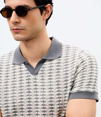 Polo Masculina Manga Curta Texturizada com Gola Contrastante