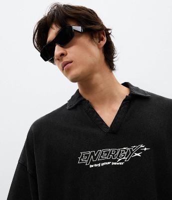 Camiseta Overboxy em Piquet com Gola Polo e Lettering Energy