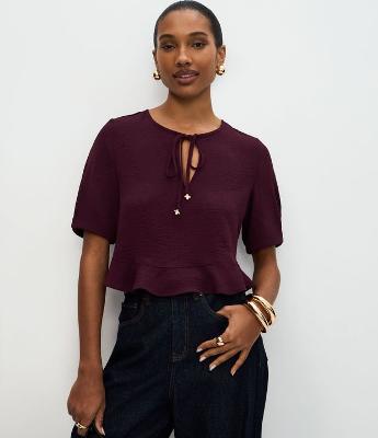 Blusa com Babados e Amarração Frontal
