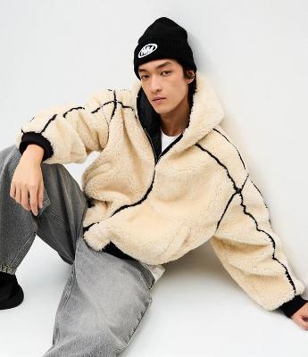 Jaqueta Masculina Fleece com Detalhes Contrastantes