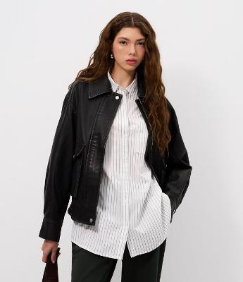 Camisa Alongada em Tricoline Listrada com Bolso Frontal