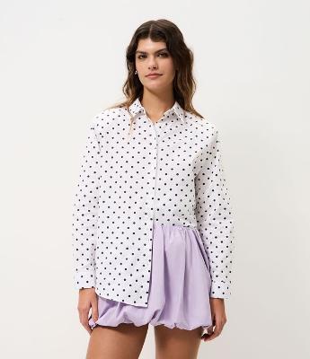 Camisa em Tricoline com Estampa Poa e Ombreiras