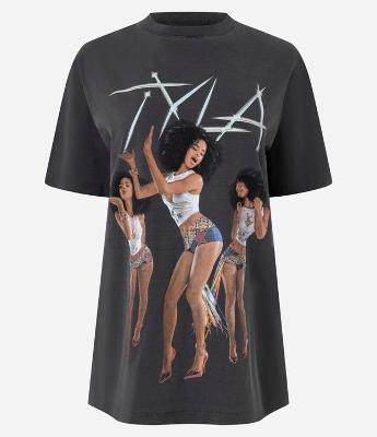 Camiseta em Algodão com Estampa Tyla e Efeito Lavado
