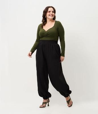 Calça Aladim em Crepe Curve & Plus Size