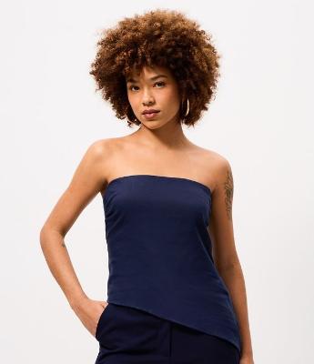 Blusa Tomara que Caia em Linho com Barra Assimétrica