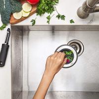 Tampa para Ralo de Pia 2 em 1 de Silicone com Trava OXO - 6