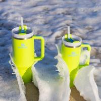 Garrafa Térmica Quencher Bright Lime 887ml Stanley - 2