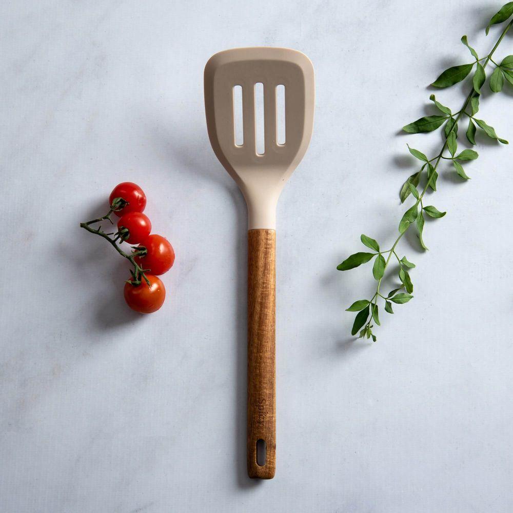 Espátula Vazada de Silicone com Cabo em Acácia Spicy Bege - 5