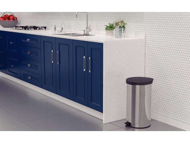 Lixeira Inox com Pedal New Tramontina com Acabamento Polido 20 Litros - 4