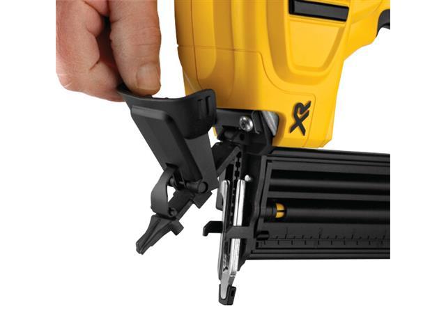 Pinador Dewalt 18GA 20V Max XR Li-Ion Brushless DCN680B - 3