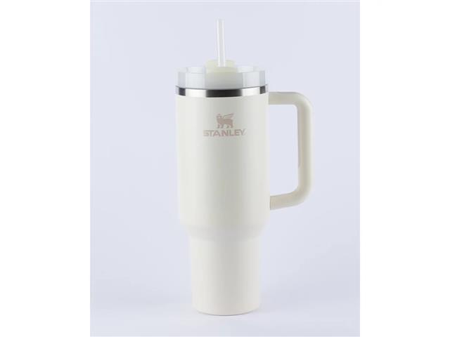 Copo com Canudo Stanley Quencher 2.0 Branco Cream 1,180 Litros - 2
