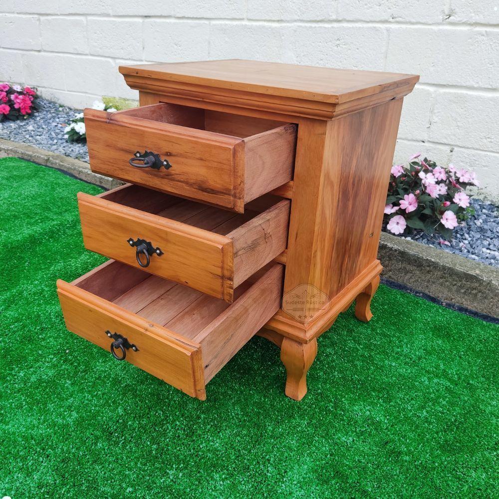 Mesa De Cabeceira 3 Gavetas Com Pé Luiz Xv Madeira De Demolição Sudeste Rústico - 3