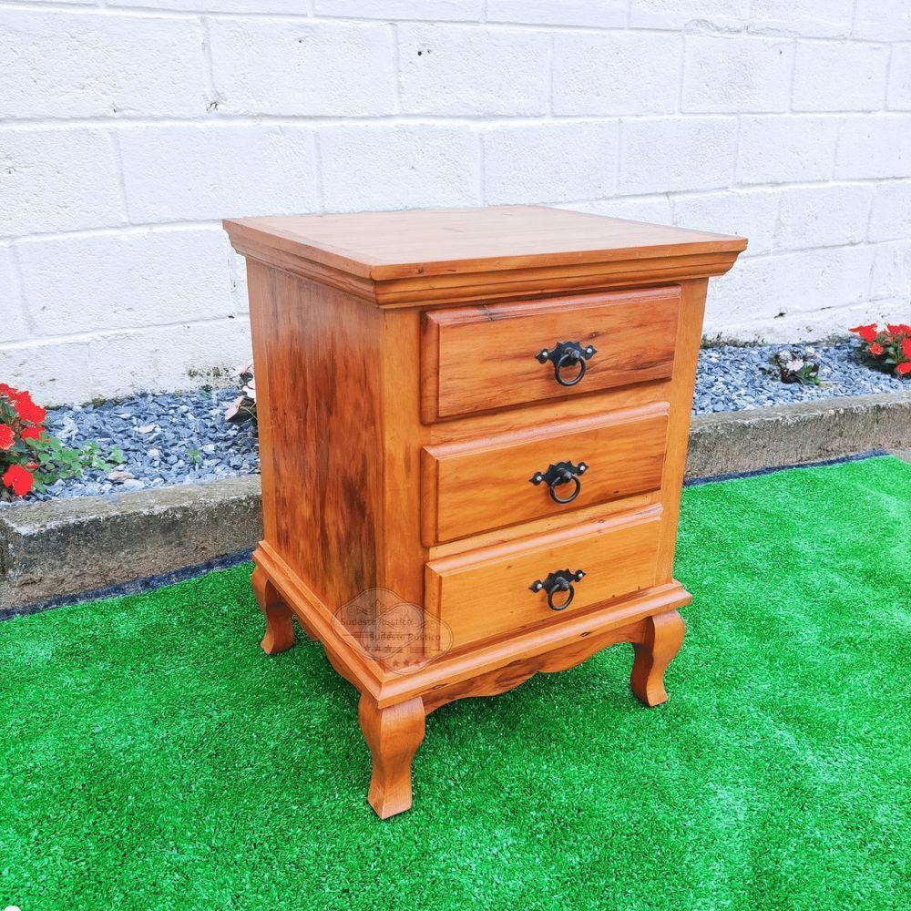 Mesa De Cabeceira 3 Gavetas Com Pé Luiz Xv Madeira De Demolição Sudeste Rústico - 4