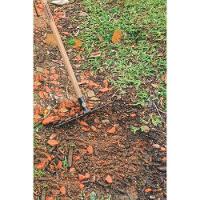 Ancinho Curvo Leve com 16 Dentes Tramontina em Aço sem Cabo