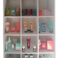 Kit Expositor com Armários Provador Balcões e Arara 9 Peças - 1