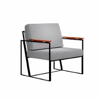 Poltrona Roma Cinza Com Rattan E Base Em Metal Preto - 1