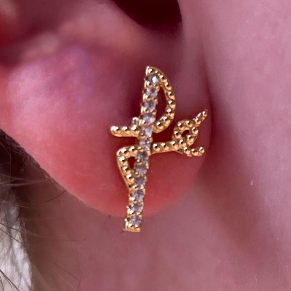 Brinco Fé Com Zircônias Folheado A Ouro 18K - 3