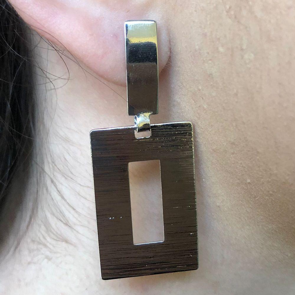 Brinco Com Fio Retangular Folheado Em Ródio Branco - 2