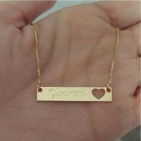 Gargantilha Plaquinha Chapinha Com Nome E Coração Vazado Banhado A Ouro - 1