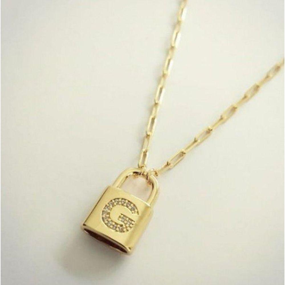 Gargantilha Cadeado Com Inicial Cravejada Banhado A Ouro - 1