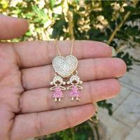 Gargantilha Cravejada Duas Meninas (meninos) Casal Banhada A Ouro 18k - 1