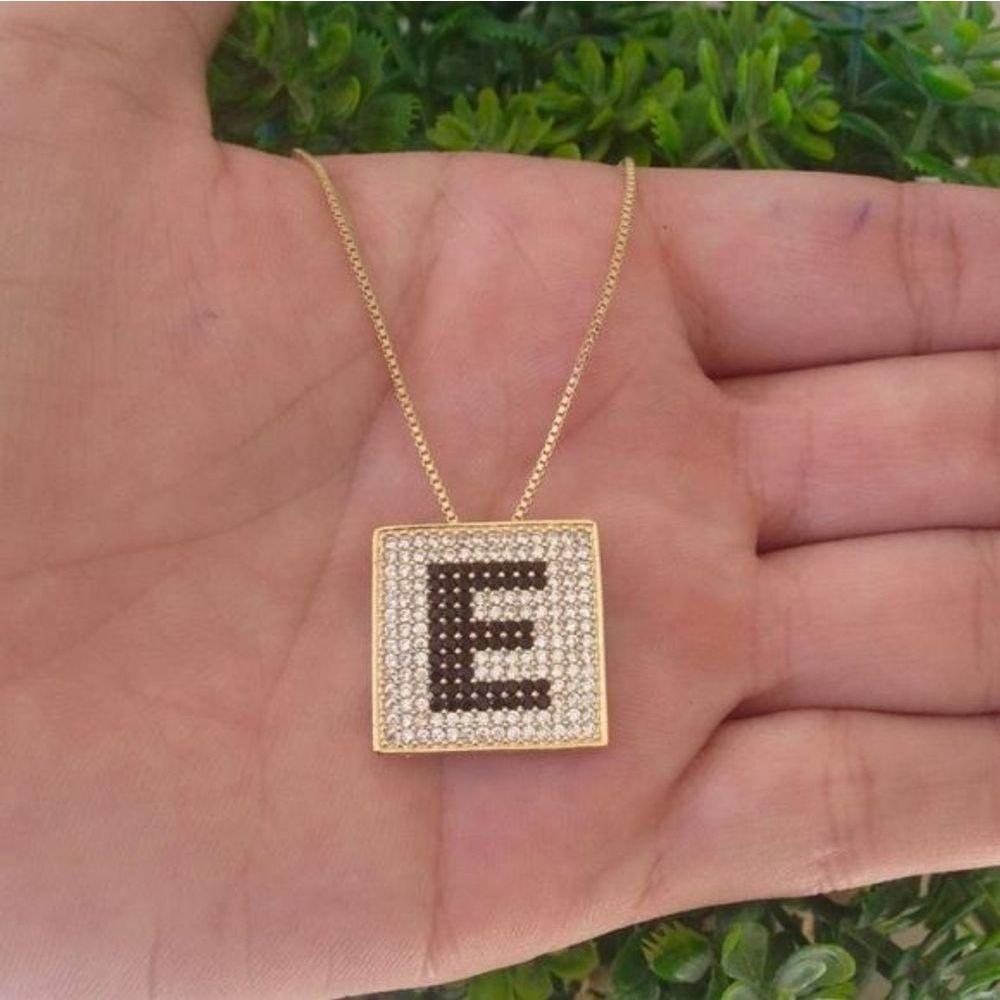 Gargantilha Letra Inicial Cravejada Com Micro Zircônias Banho De Ouro - 1