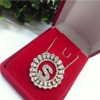 Gargantilha Mandala Inicial Cravejada Com Zircônias Banhada A Ouro - 1