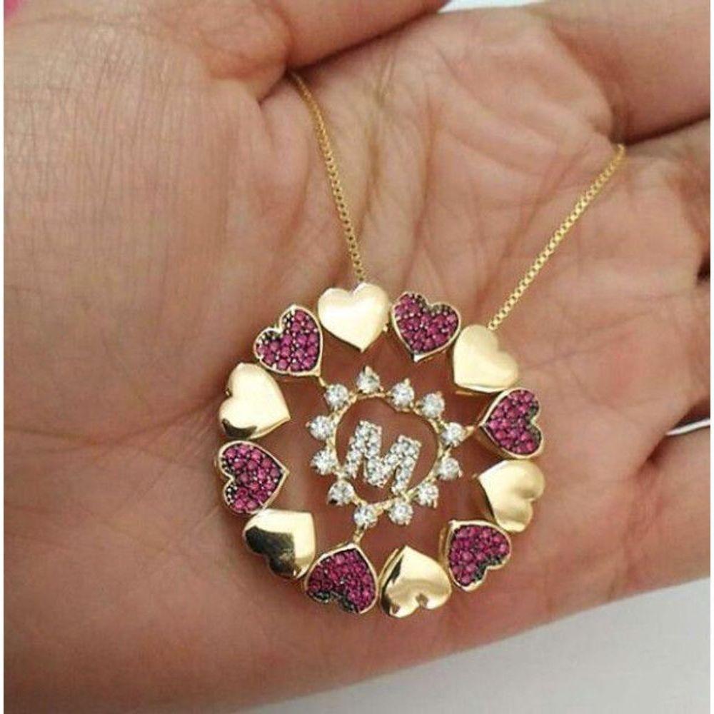 Gargantilha Mandala Inicial Com Bordas Com Corações Lisos E Cravejados Zircônias Rubi Banhado A Ouro - 1