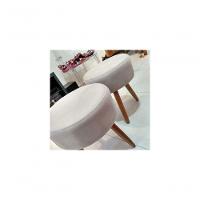 Puff Suede Bege Pés Palito Castanho para Recepção Sala e Quarto - 3