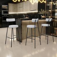 Kit 02 Banquetas Alta Cozinha Bar Sala Jantar Estrutura Em Aço Milão L02 Bouclê Cinza