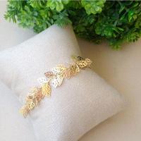 Pulseira Com Várias Folha E Ponto De Luz Banhada A Ouro - 1