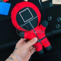 Boneco De Pelucia Squid Game Round 6 Vermelho 26Cm Quadrado - 3