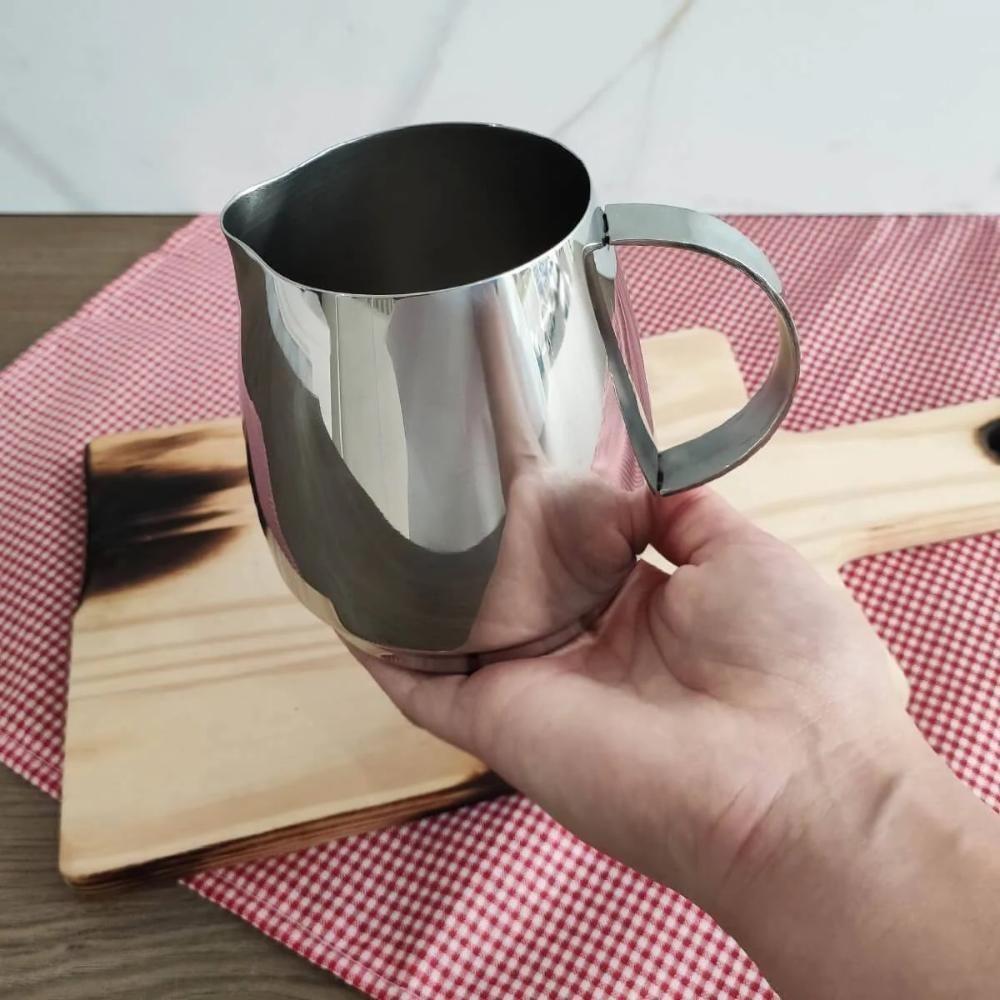 Bule Inox Com Alça Lyr Barista 550ml Para Café Chá Leite Mesa Servrir Aço Inoxidável Jarra - 6