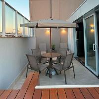 Conjunto 1 Mesa + 4 Cadeiras + 2 Espreguiçadeiras + 1 Mesinha De Centro Em Alumínio + 1 Ombrelone - 2