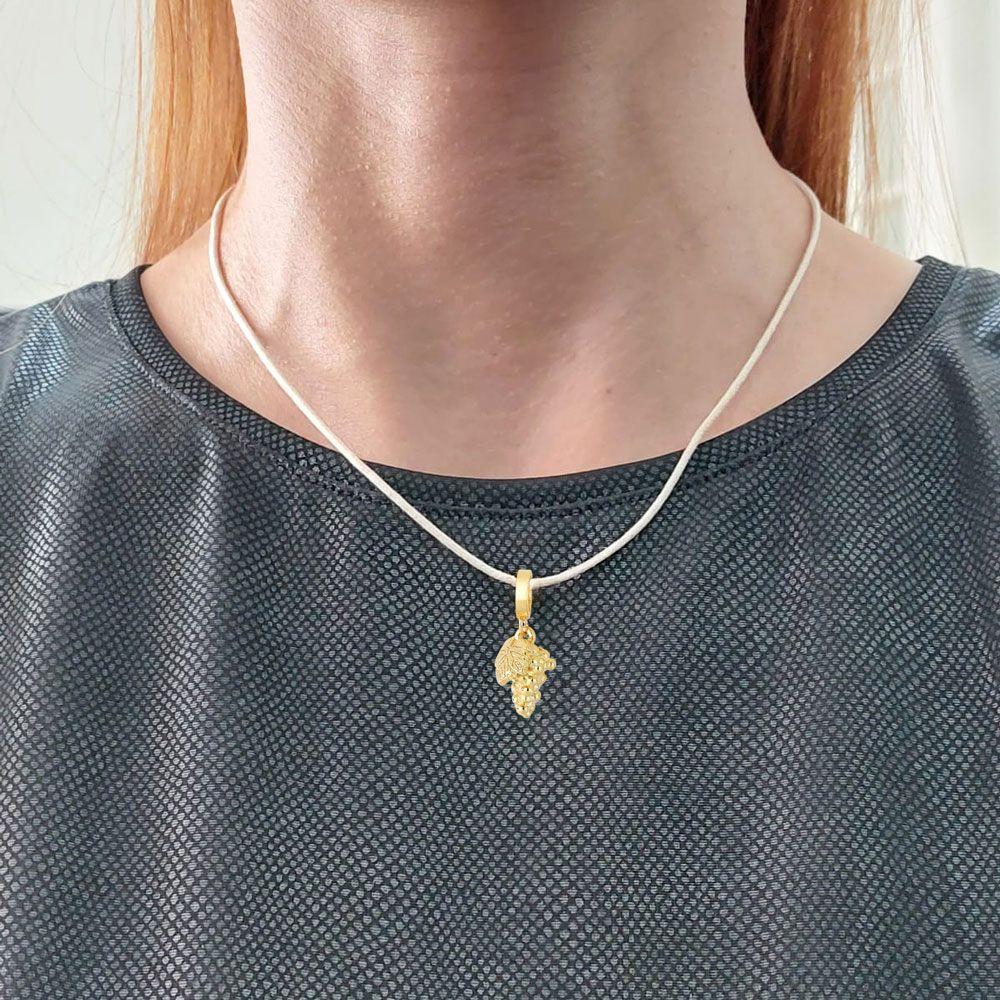 Cordão De Algodão Com Pingente Uva Revestido Em Ouro - 3