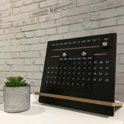Calendário De Mesa De Madeira