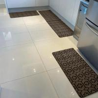 Jogo Tapete Cozinha Kit 3 Peças Em Carpete Marrom - 1