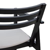 Poltrona Cairo Madeira Maciça Encosto Ripado Assento Anatômico - Preto Estofado Linho Bege